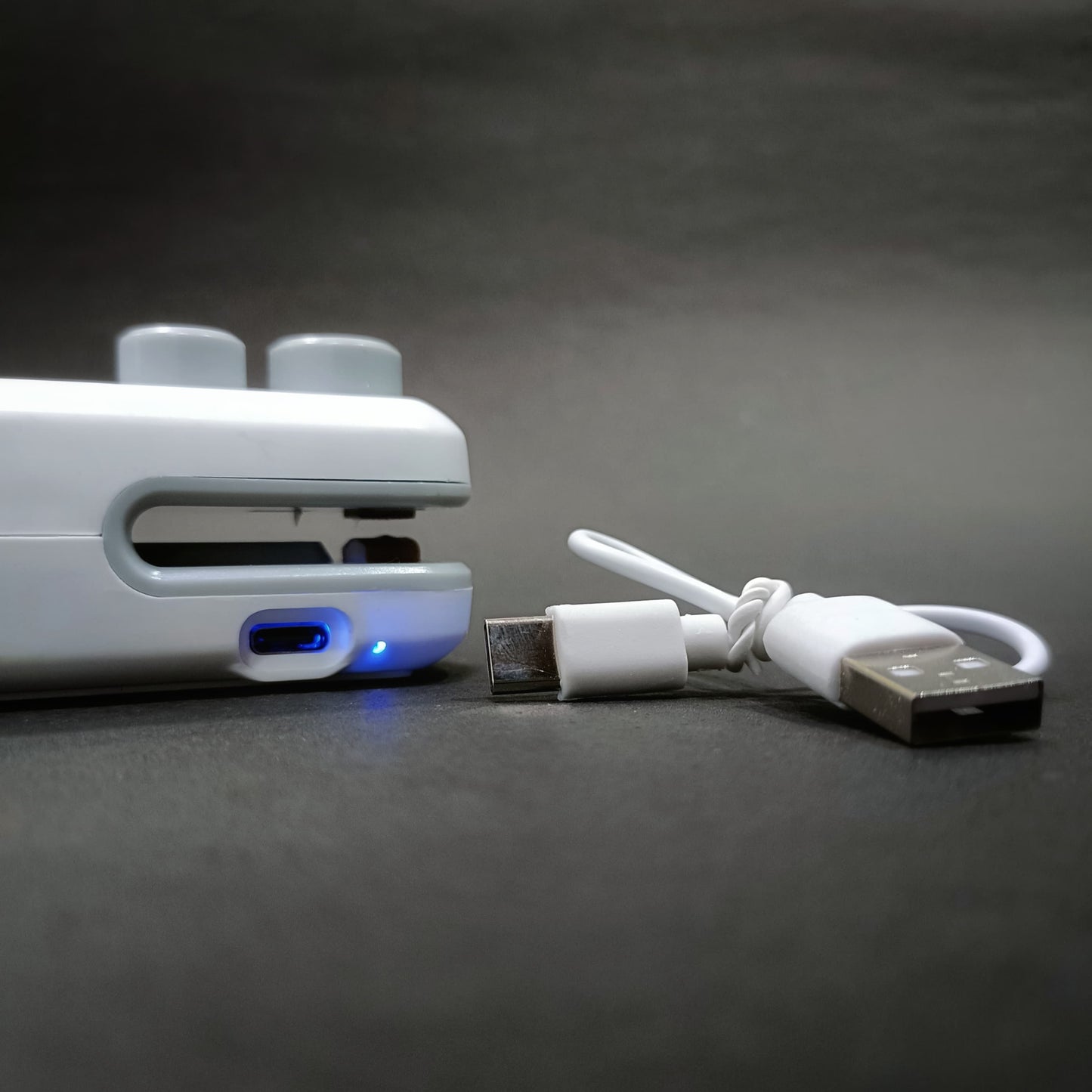 Portable Mini Sealing Machine – Seal & Cut with Ease